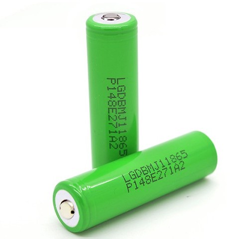 Linterna LED 18650 3.7V 1800mAh batería recargable de cilindro - China  Batería de litio y batería recargable de litio precio